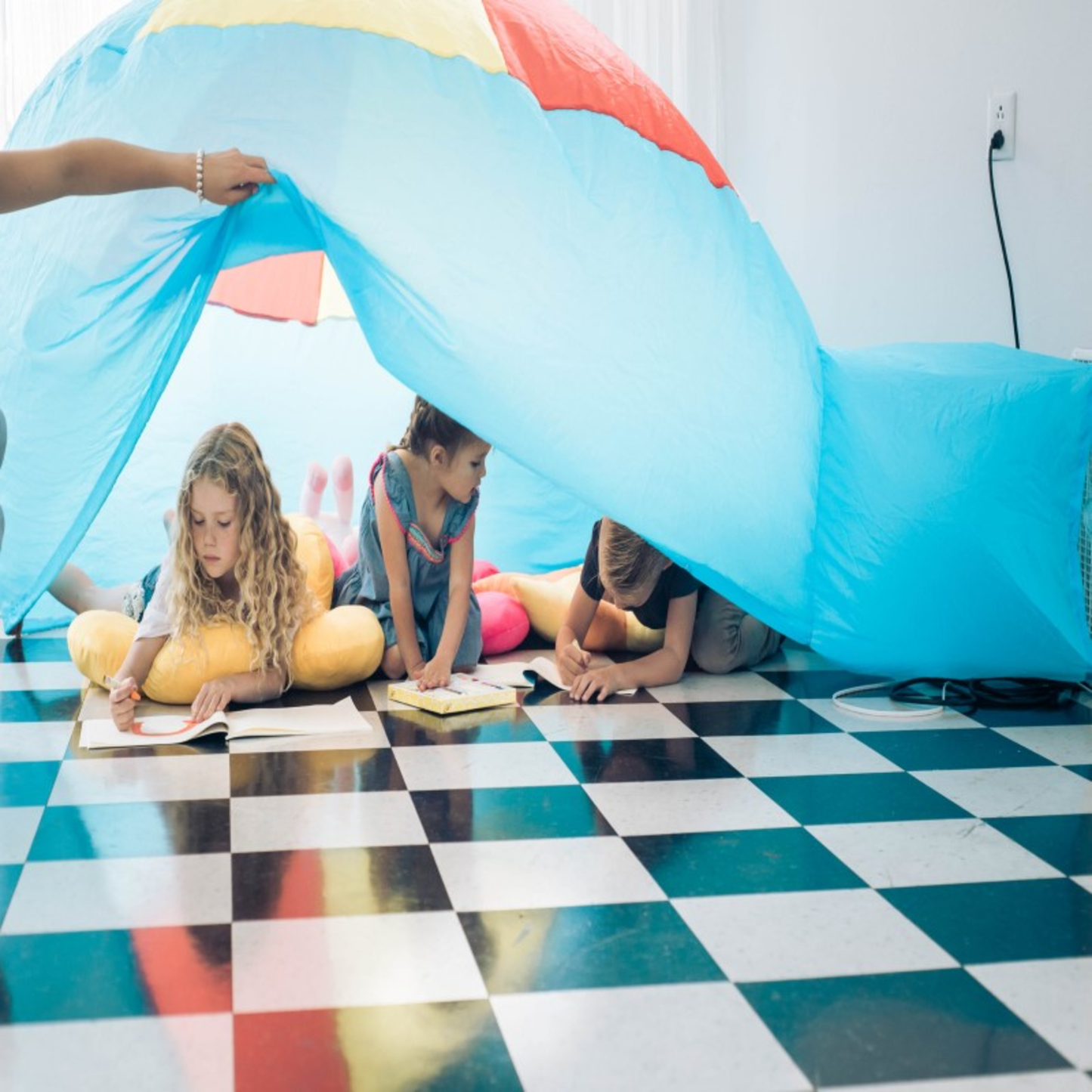 AIR FORT BEACH BALL INFATABLE FORT