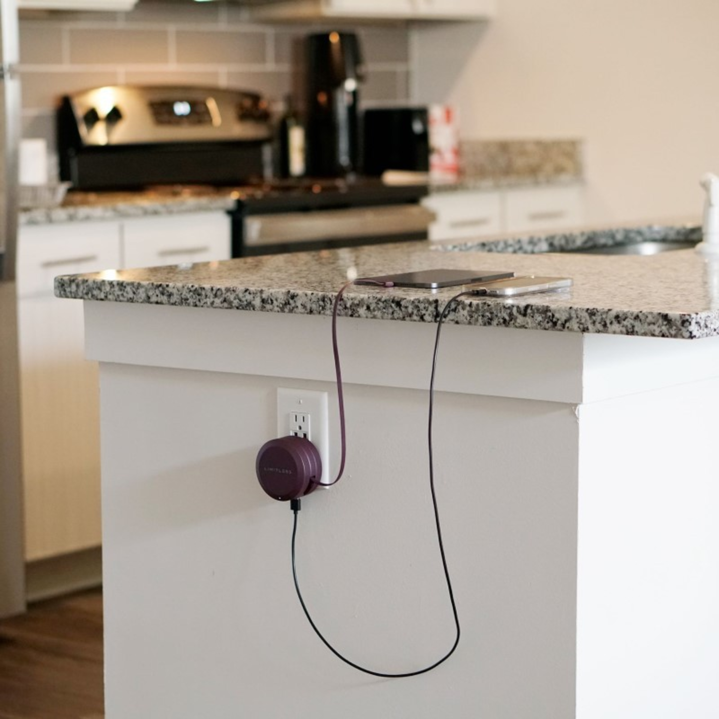 CHARGEHUB RETRACT WITH 4,000MAH POWER BANK - (PLUM METALLIC)